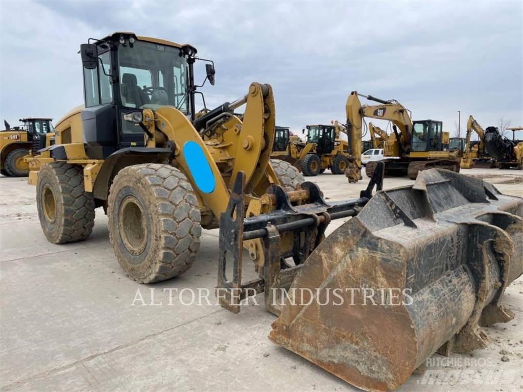 CAT 938M Chargeuse sur pneus