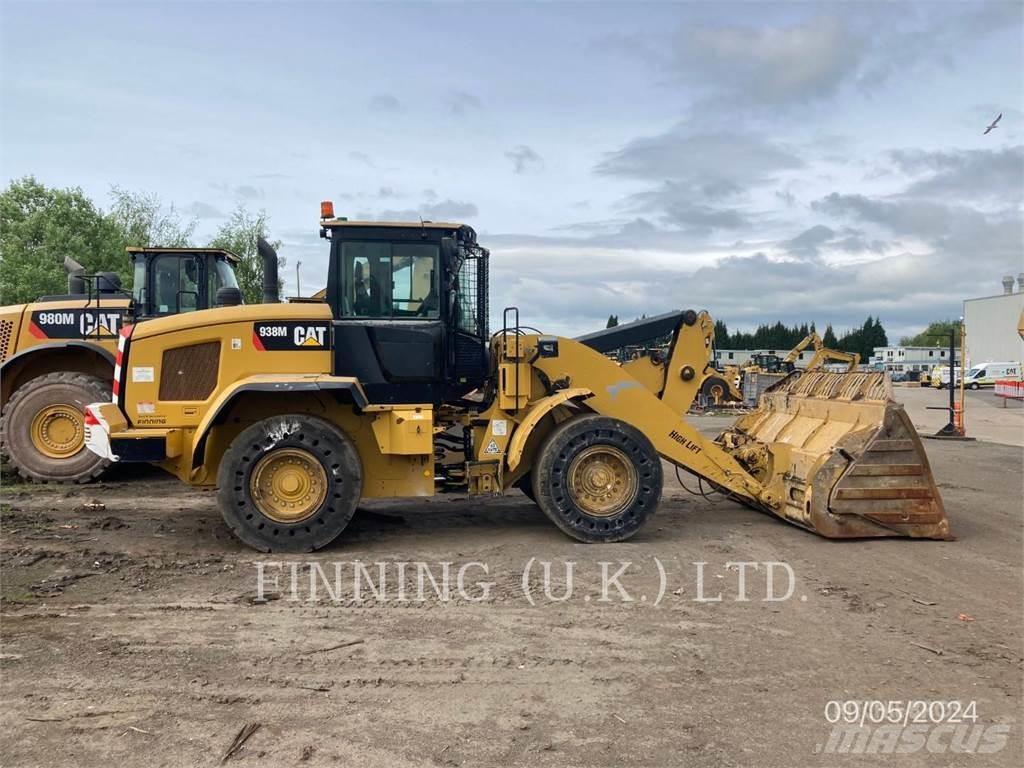 CAT 938M Chargeuse sur pneus