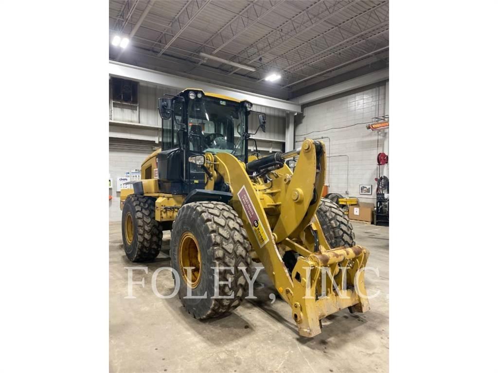 CAT 938M Chargeuse sur pneus