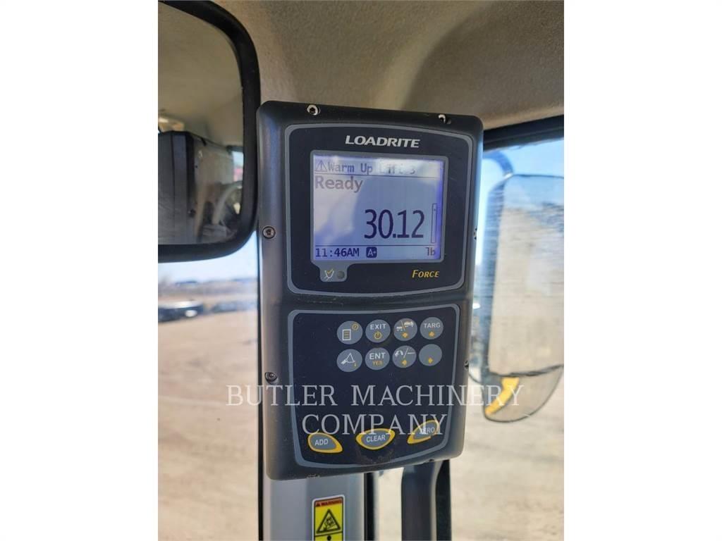 CAT 938M Chargeuse sur pneus