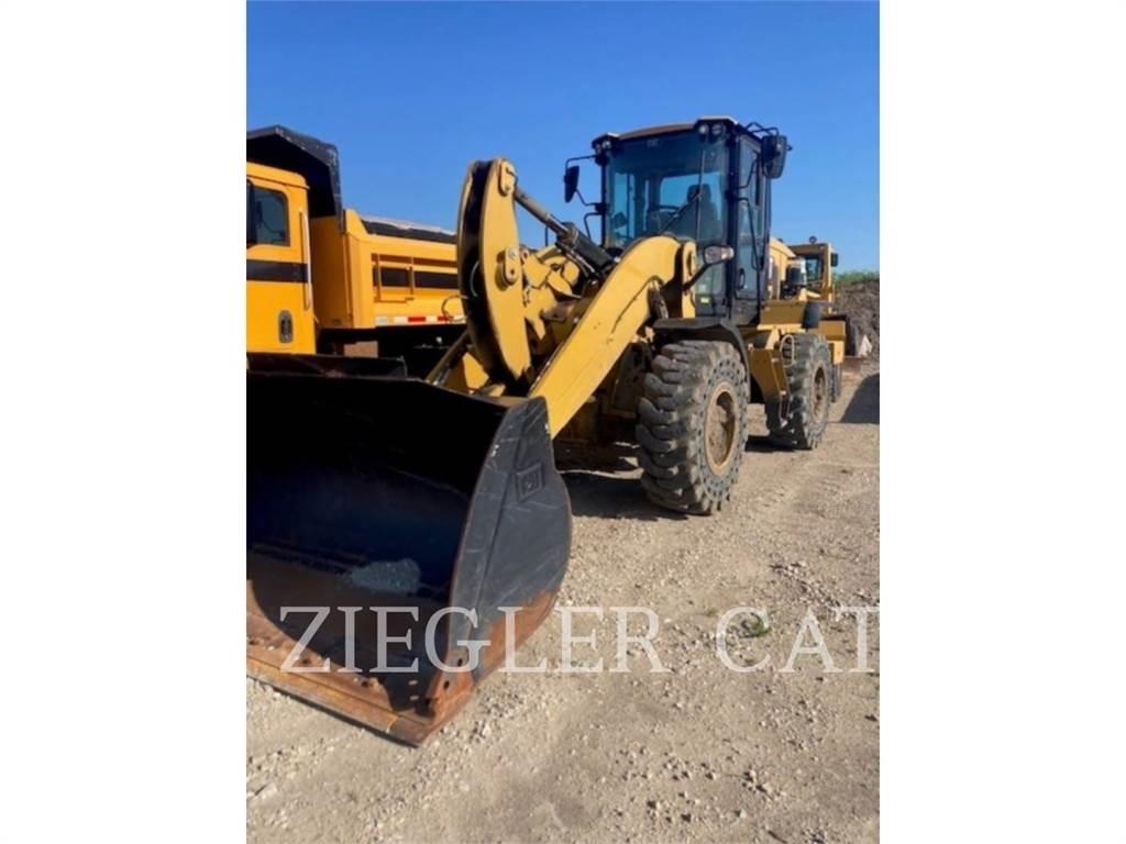 CAT 938M Chargeuse sur pneus