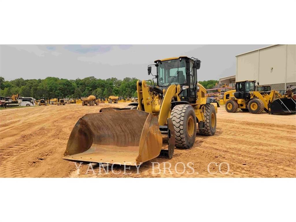 CAT 938M Chargeuse sur pneus