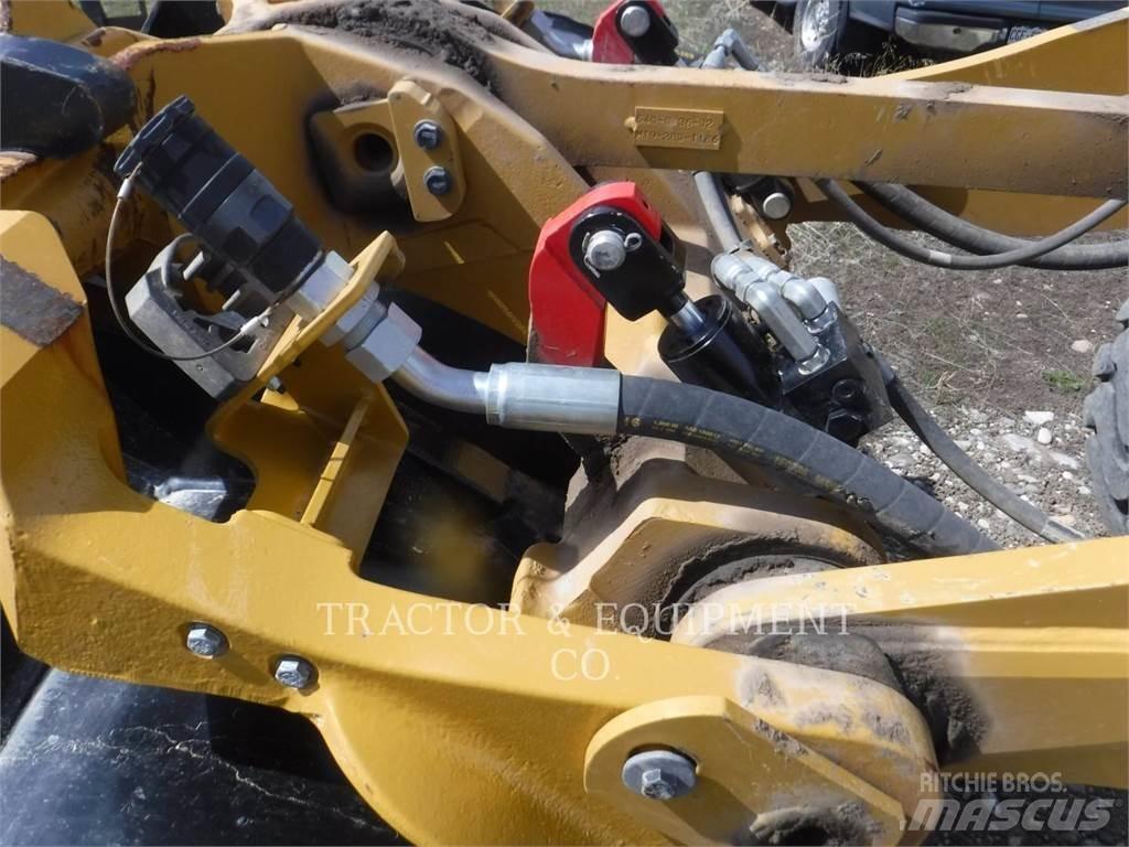 CAT 938M Chargeuse sur pneus