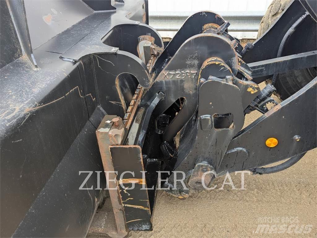 CAT 938M Chargeuse sur pneus