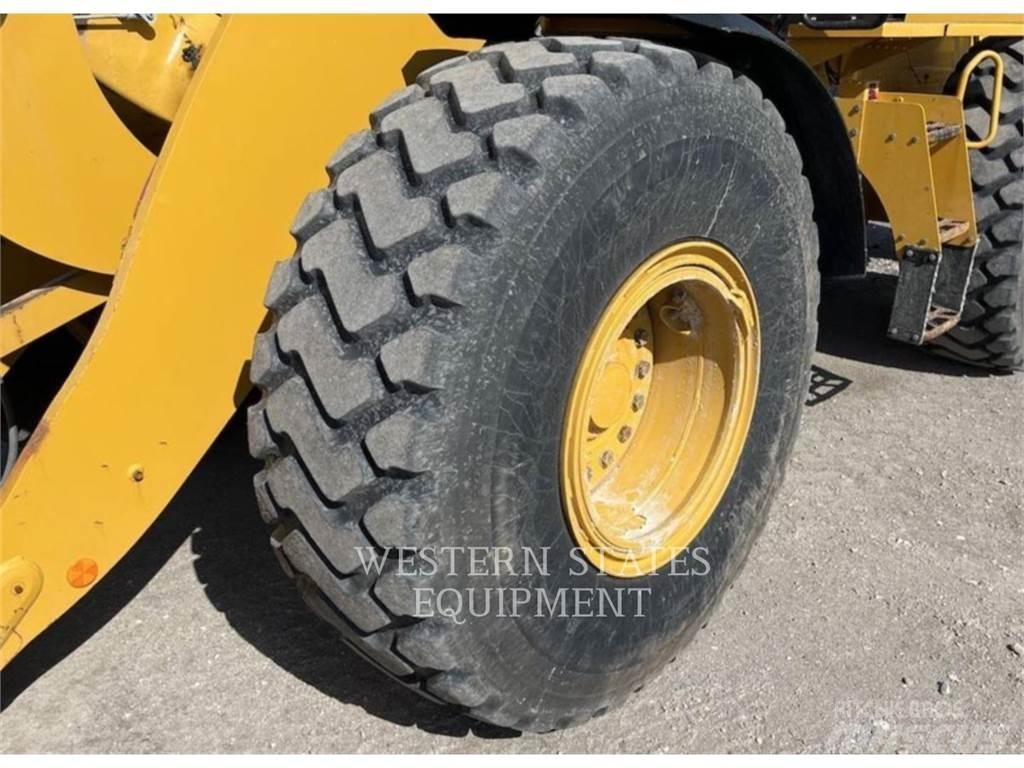 CAT 938M Chargeuse sur pneus