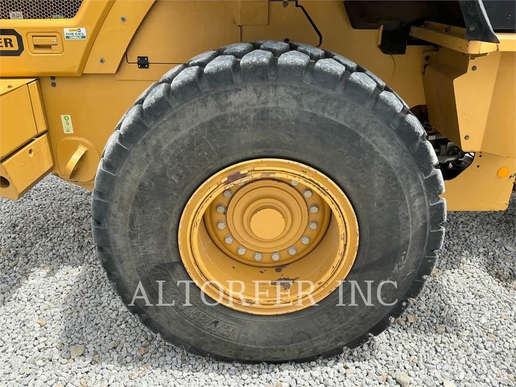 CAT 938M Chargeuse sur pneus