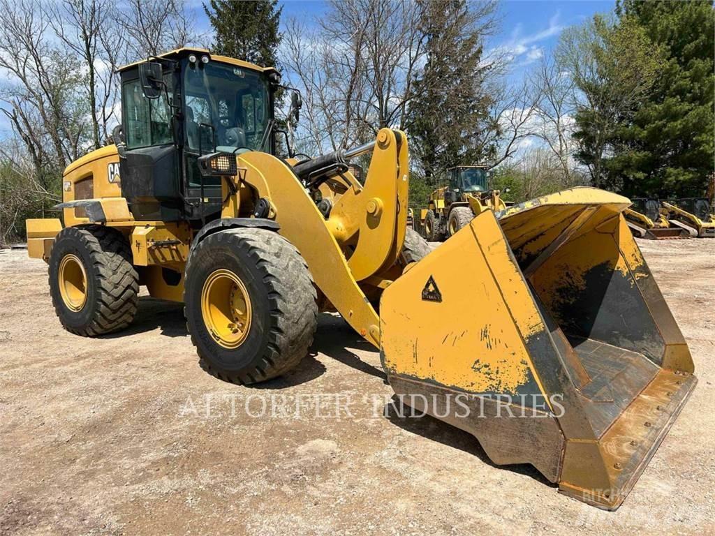 CAT 938M Chargeuse sur pneus