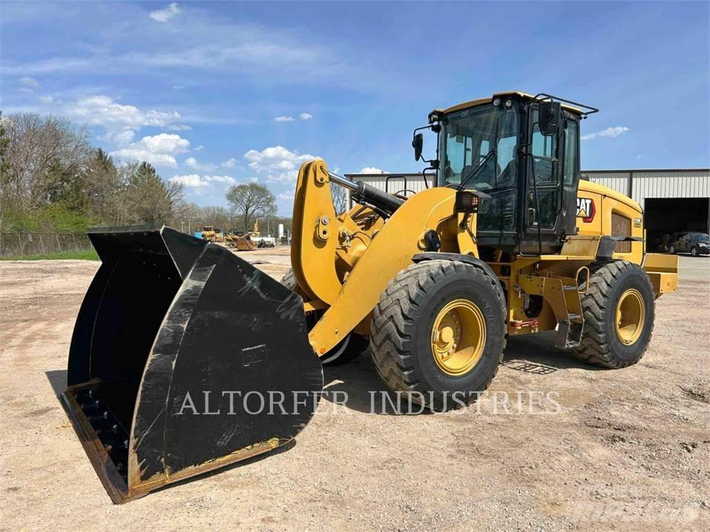 CAT 938M Chargeuse sur pneus