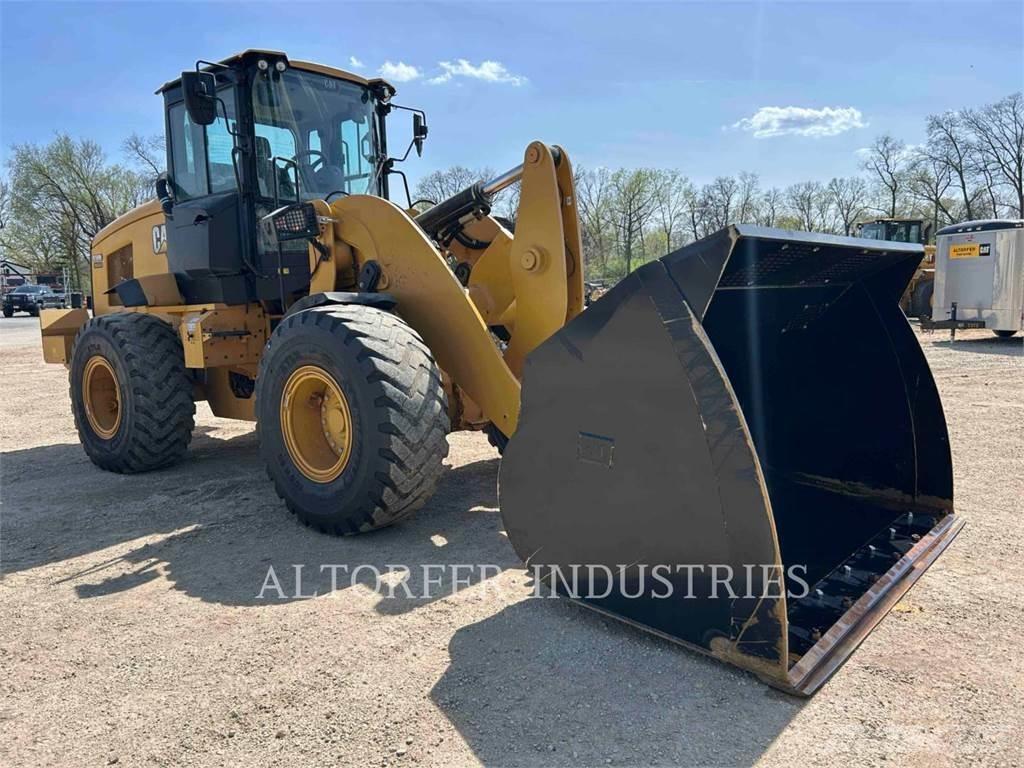 CAT 938M Chargeuse sur pneus
