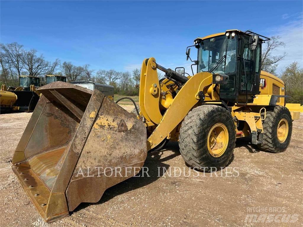 CAT 938M Chargeuse sur pneus
