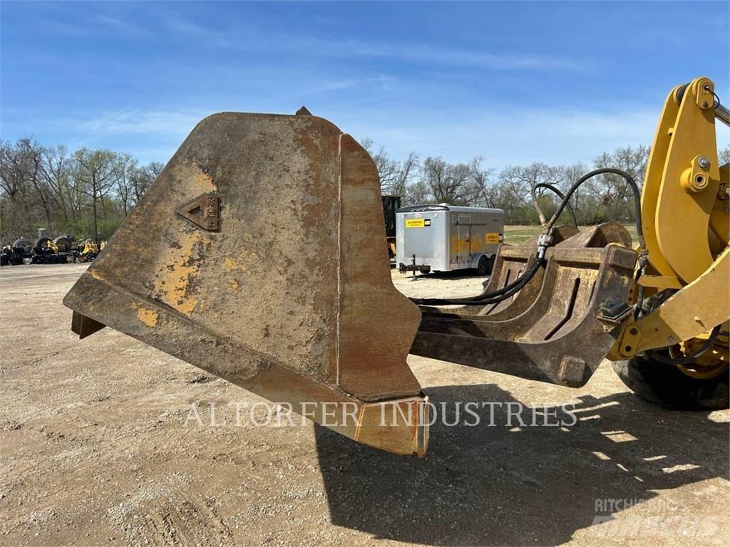 CAT 938M Chargeuse sur pneus