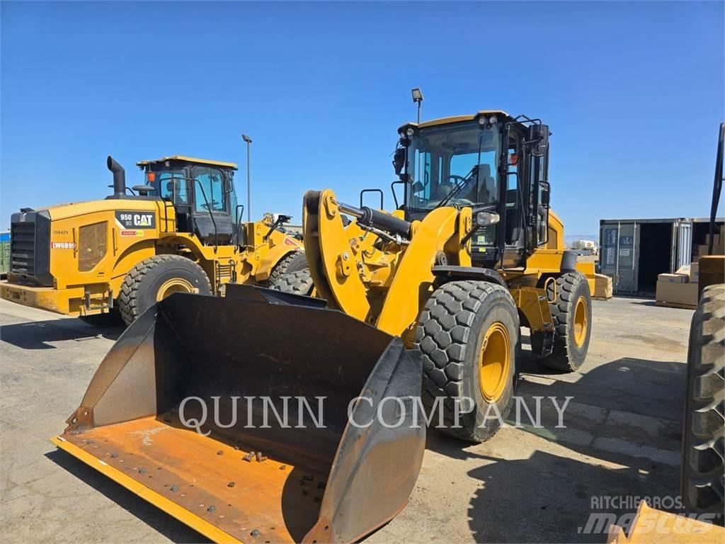 CAT 938M Chargeuse sur pneus
