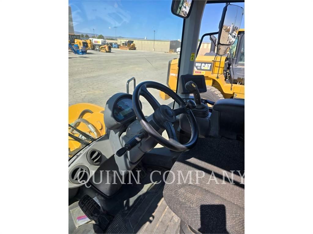CAT 938M Chargeuse sur pneus