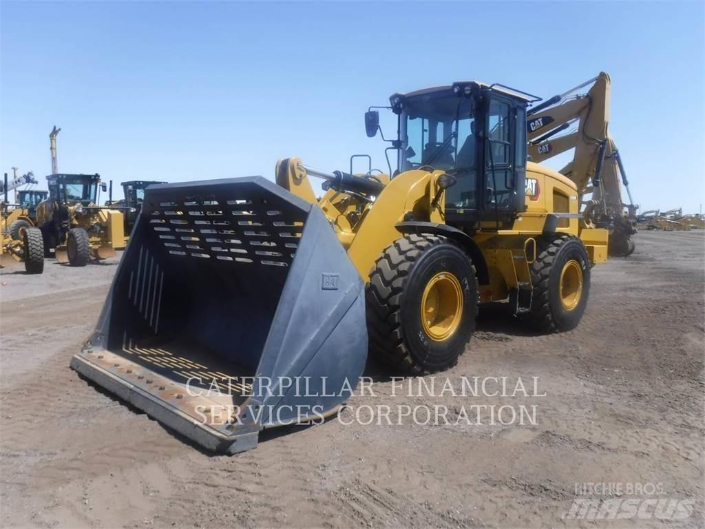 CAT 938M Chargeuse sur pneus