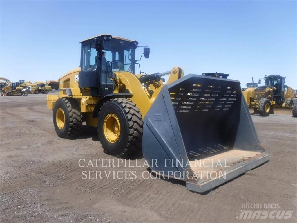 CAT 938M Chargeuse sur pneus