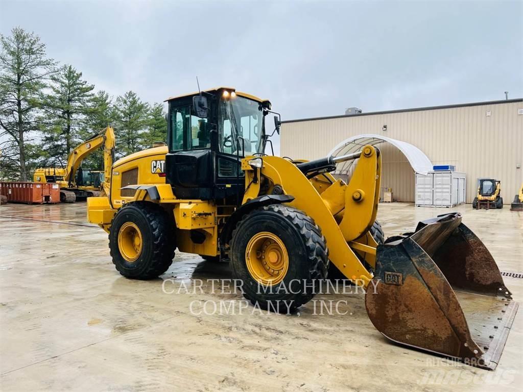 CAT 938M Chargeuse sur pneus