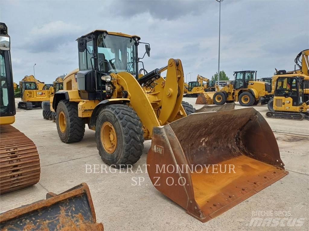 CAT 938M Chargeuse sur pneus