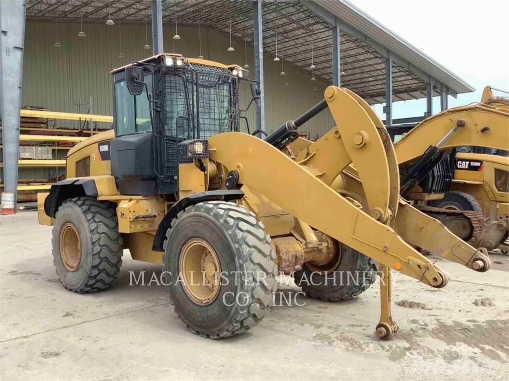 CAT 938M Chargeuse sur pneus