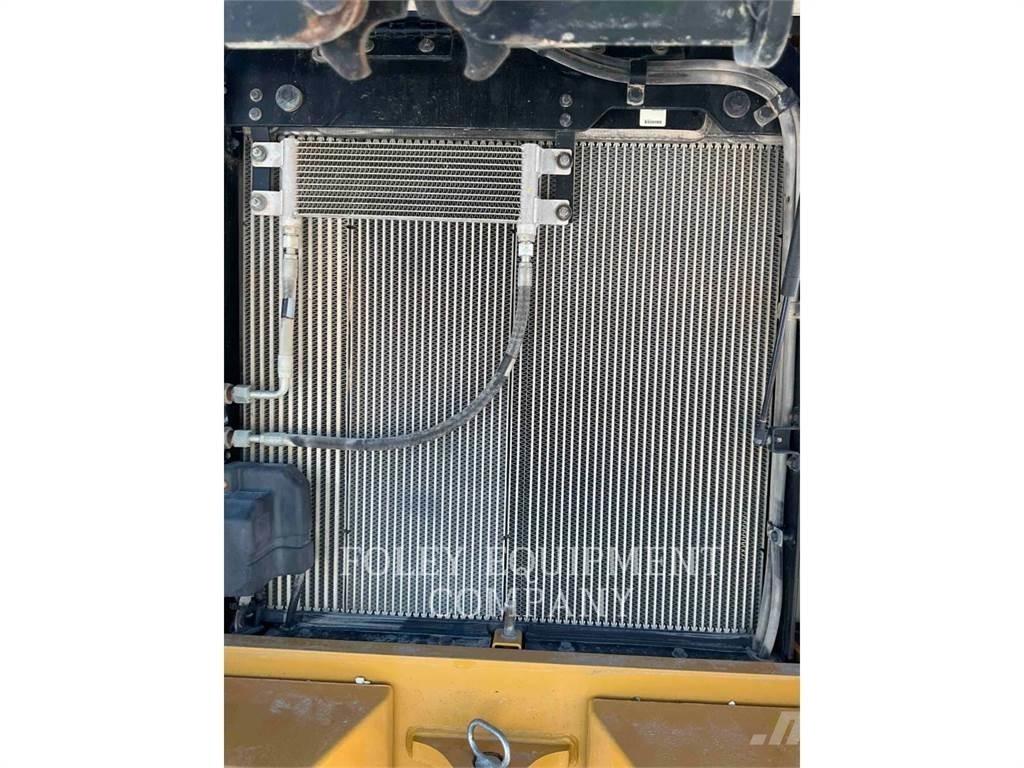 CAT 938M Chargeuse sur pneus