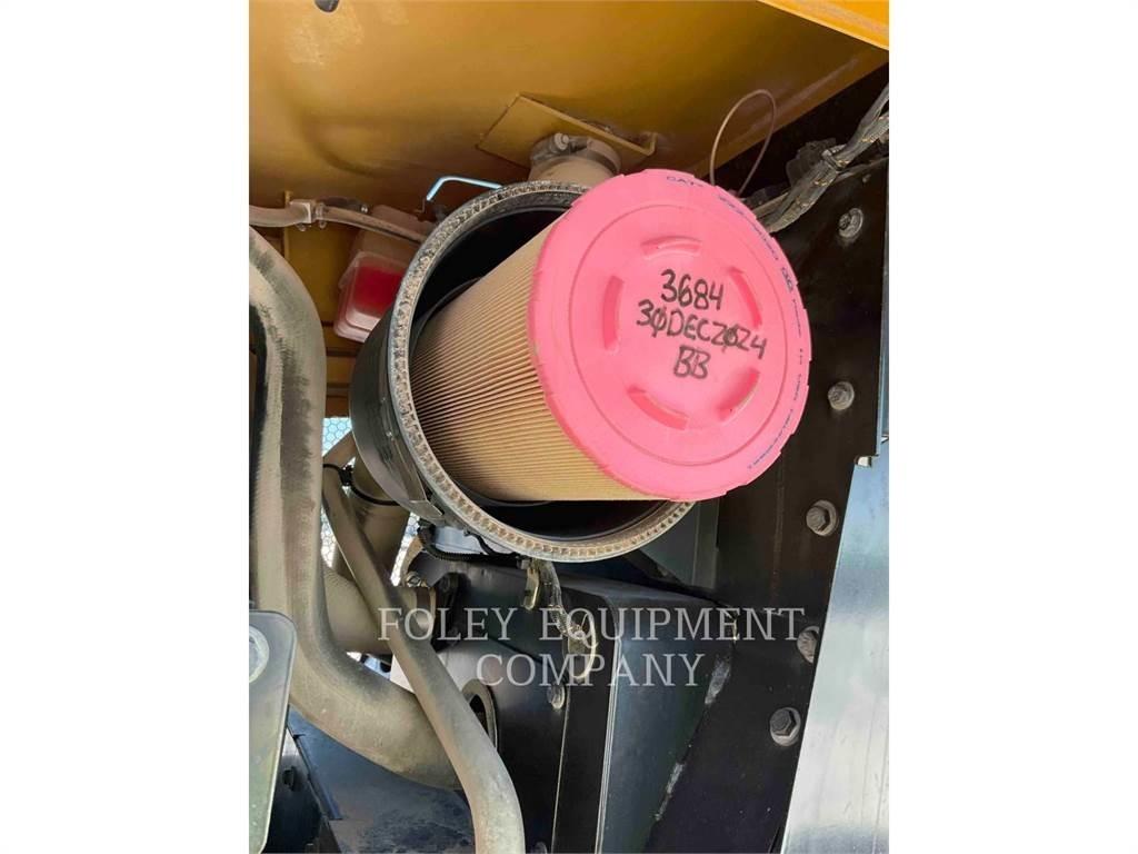CAT 938M Chargeuse sur pneus