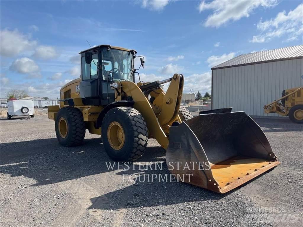 CAT 938M Chargeuse sur pneus