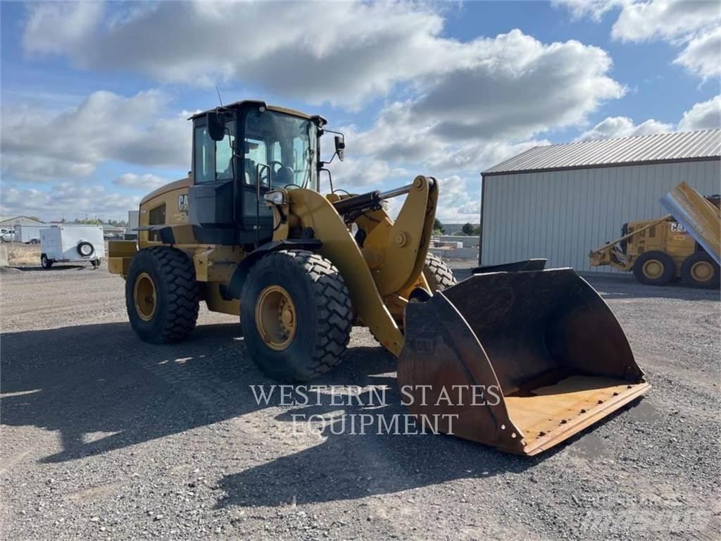 CAT 938M Chargeuse sur pneus