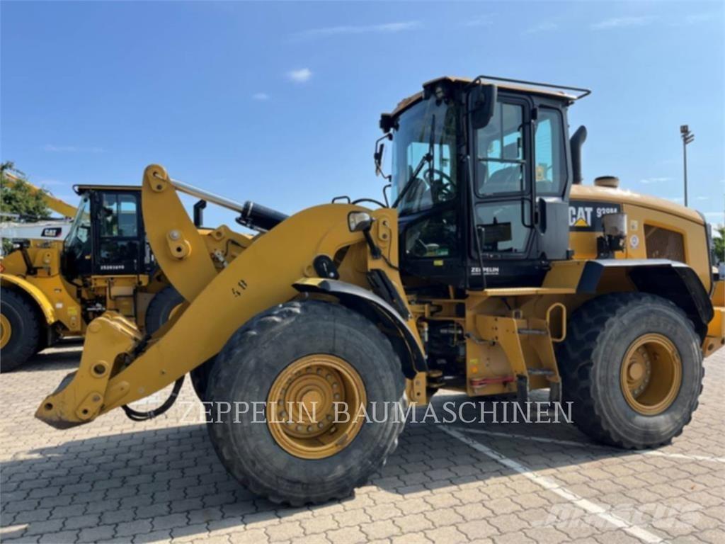 CAT 938M Chargeuse sur pneus