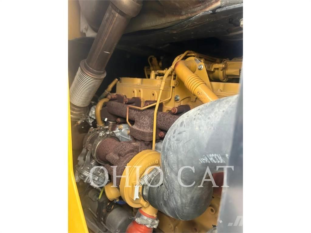 CAT 938M Chargeuse sur pneus