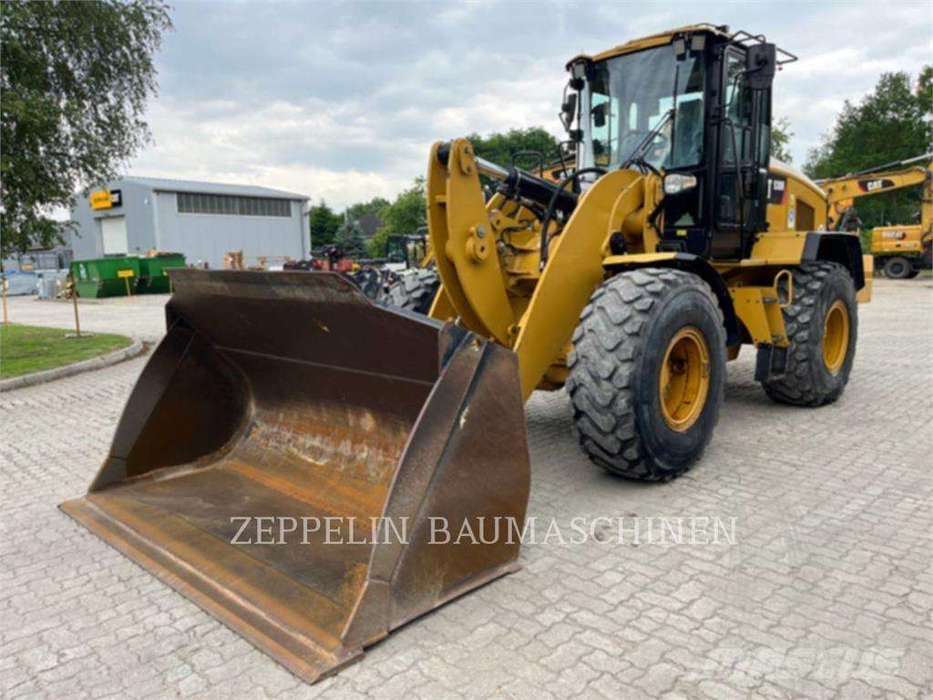 CAT 938M Chargeuse sur pneus