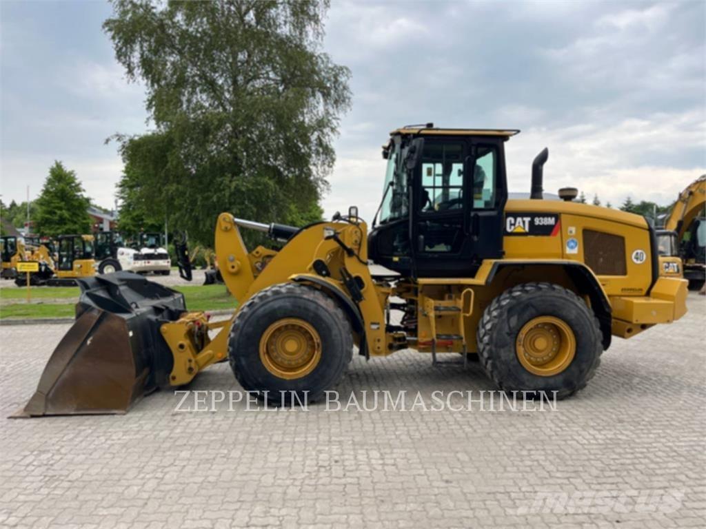 CAT 938M Chargeuse sur pneus