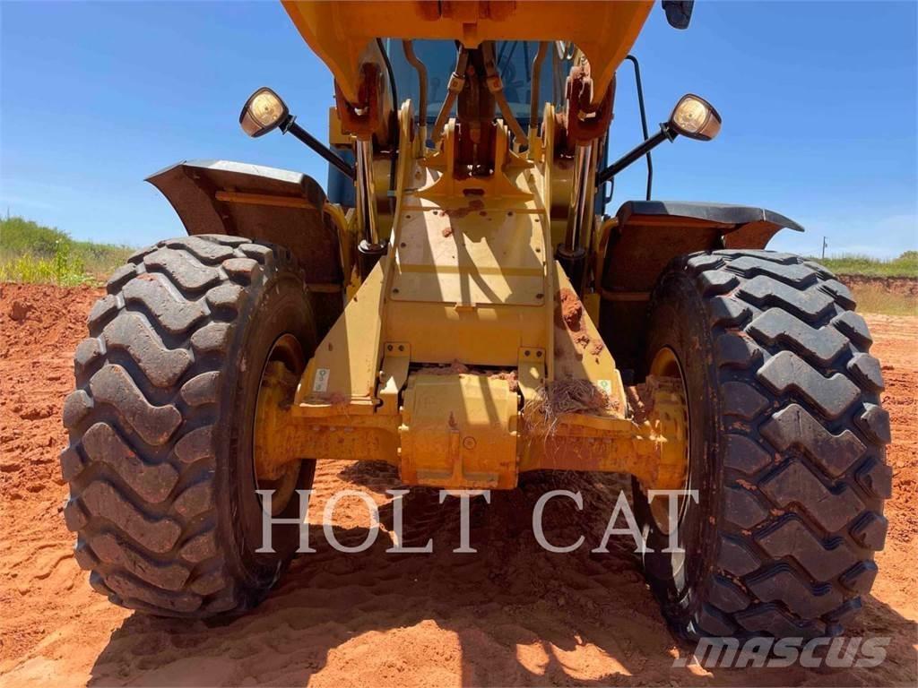 CAT 938M Chargeuse sur pneus