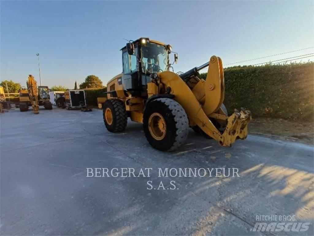 CAT 938M Chargeuse sur pneus