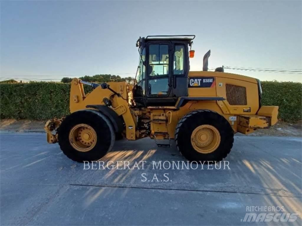 CAT 938M Chargeuse sur pneus