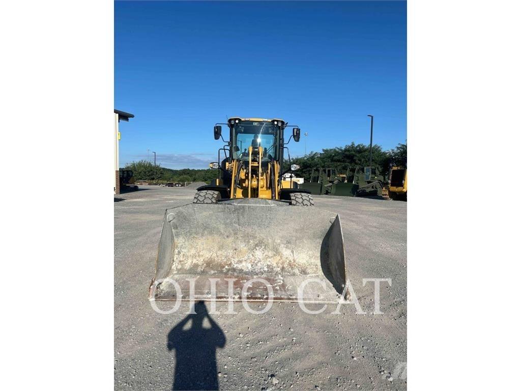 CAT 938M Chargeuse sur pneus