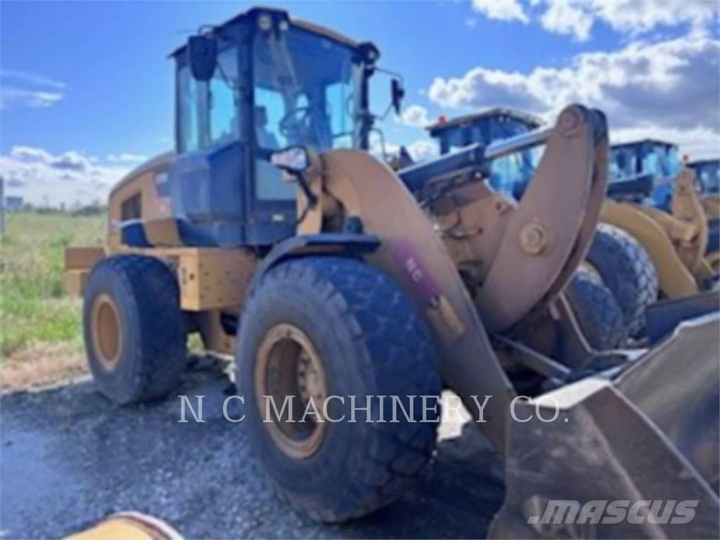 CAT 938M Chargeuse sur pneus