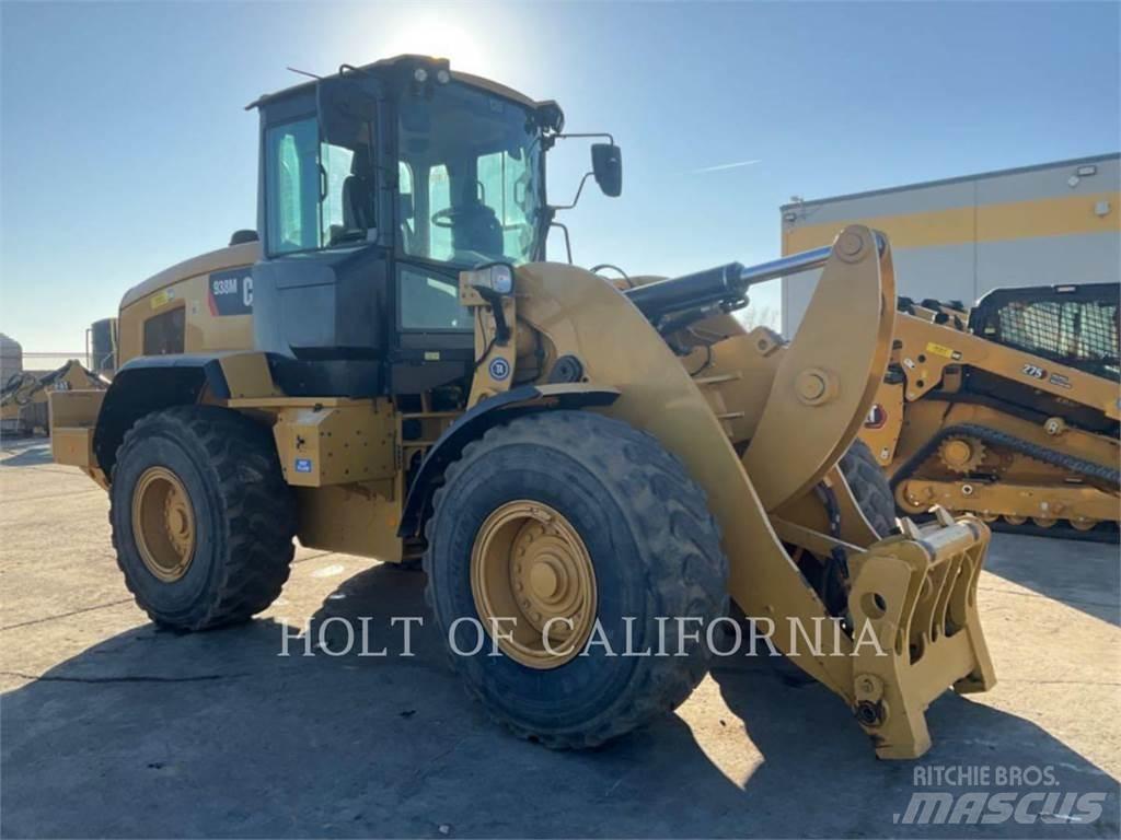CAT 938M Chargeuse sur pneus