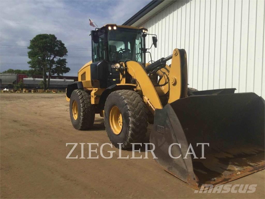 CAT 938M Chargeuse sur pneus