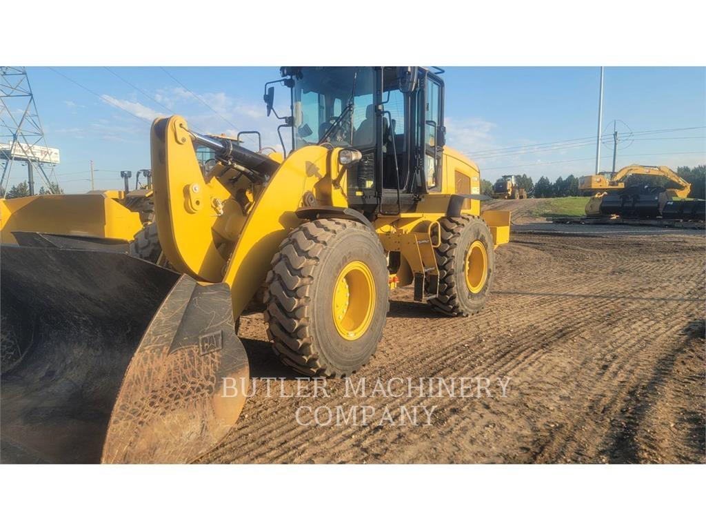 CAT 938M Chargeuse sur pneus