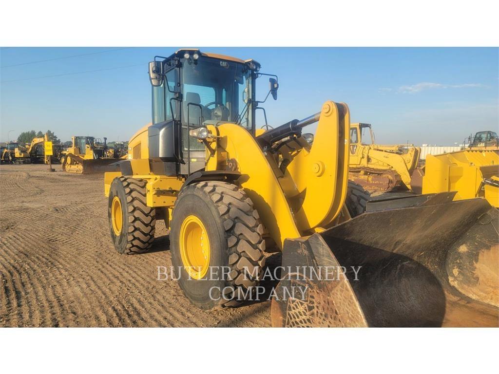 CAT 938M Chargeuse sur pneus