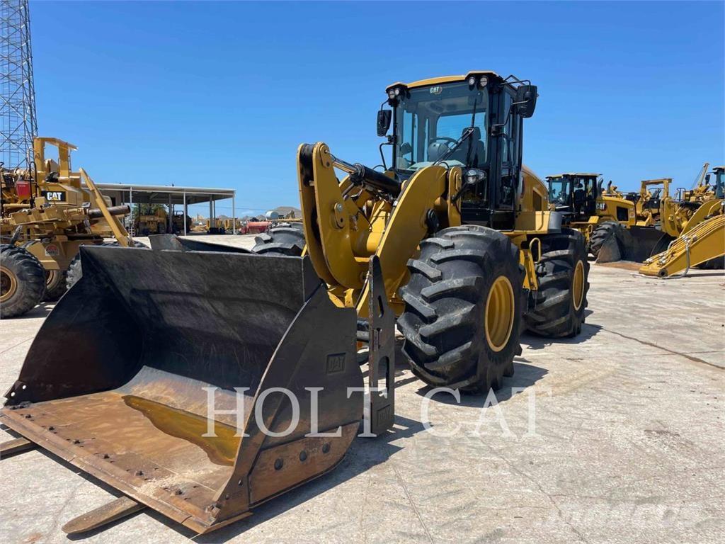 CAT 938M Chargeuse sur pneus