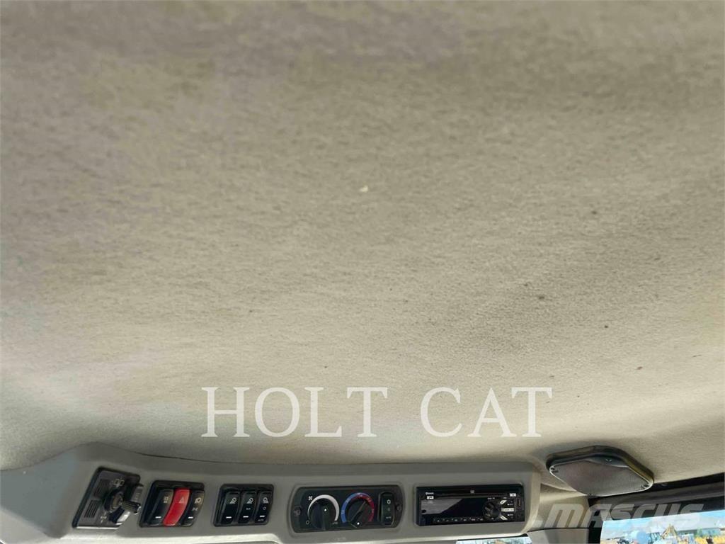 CAT 938M Chargeuse sur pneus
