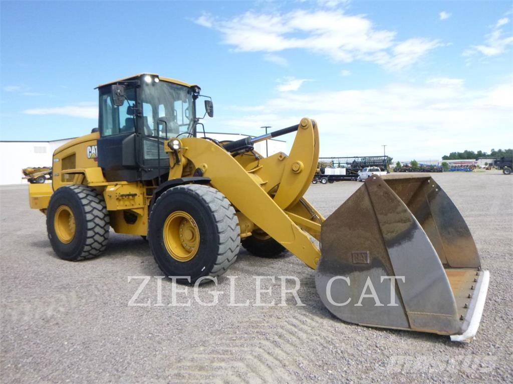 CAT 938M Chargeuse sur pneus