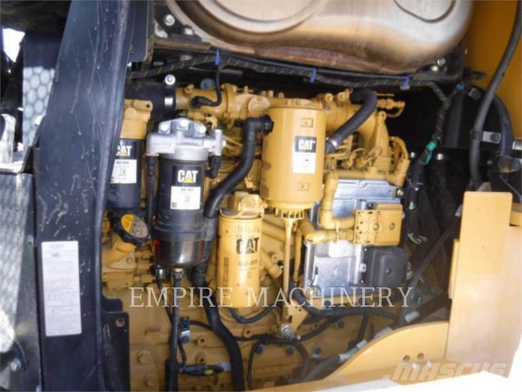 CAT 938M Chargeuse sur pneus