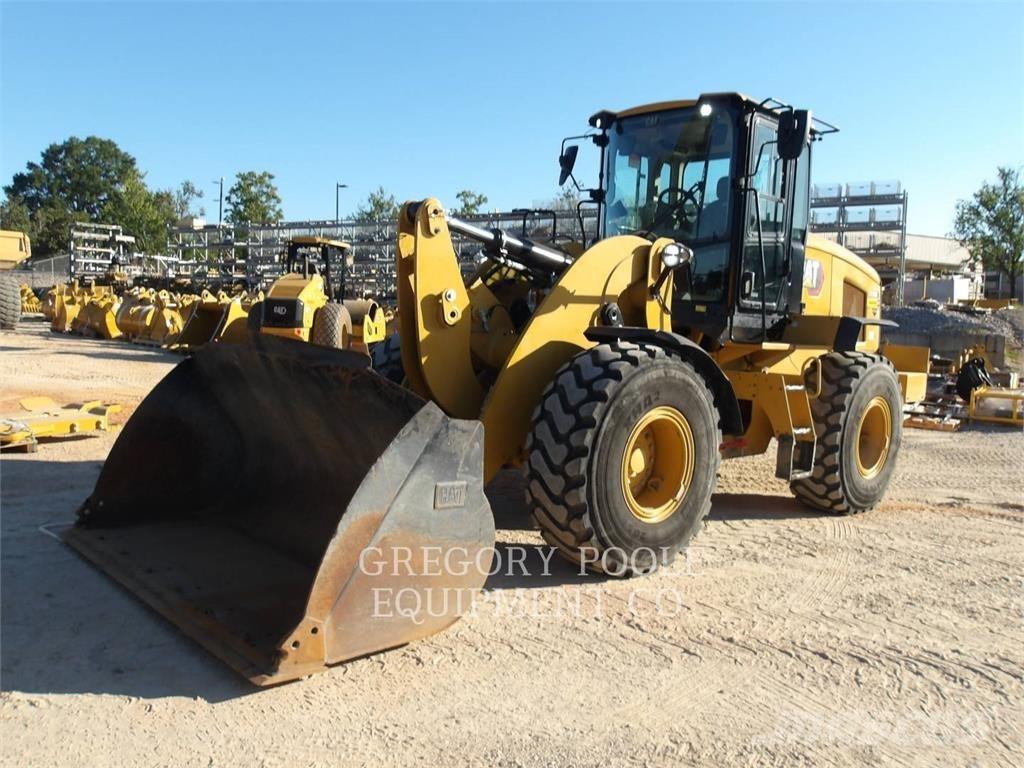 CAT 938M Chargeuse sur pneus