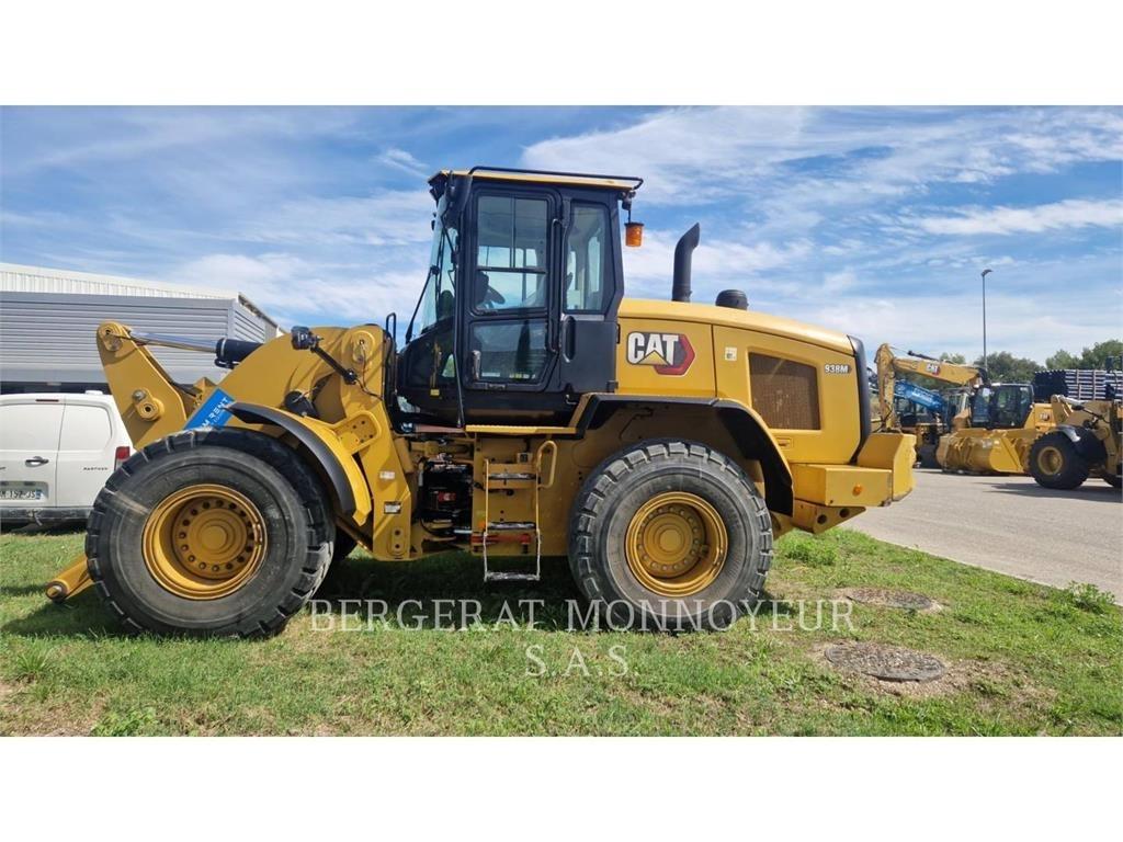 CAT 938M Chargeuse sur pneus