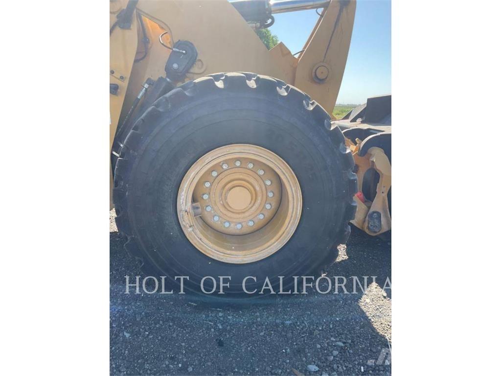 CAT 938M Chargeuse sur pneus