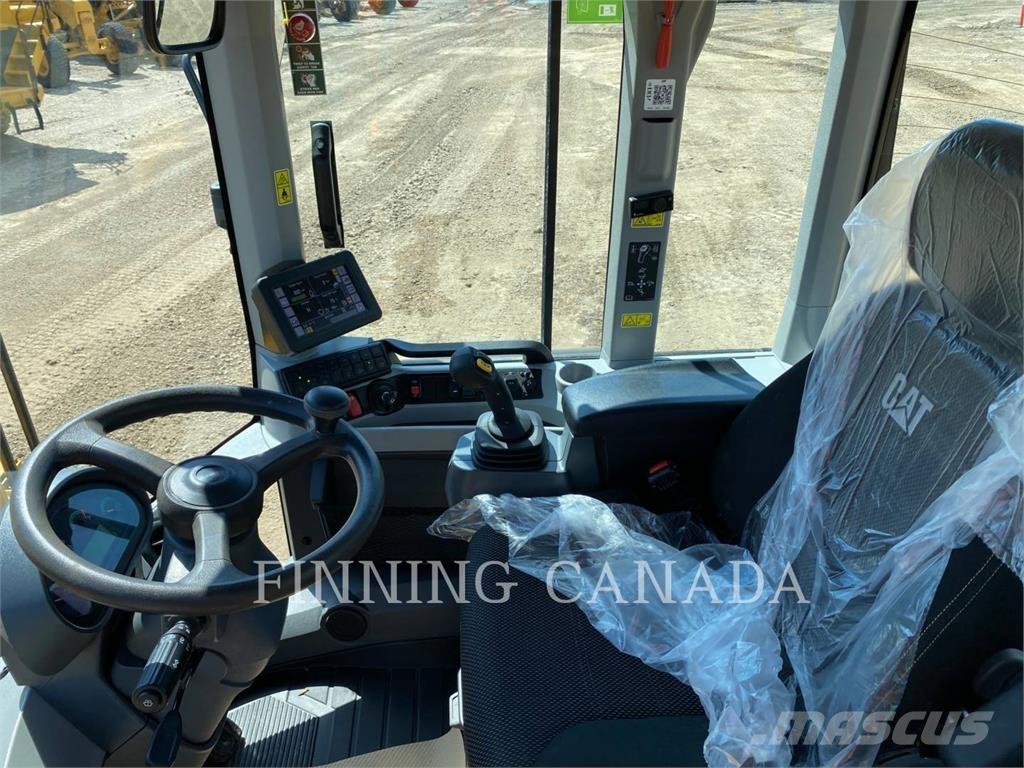CAT 938M Chargeuse sur pneus