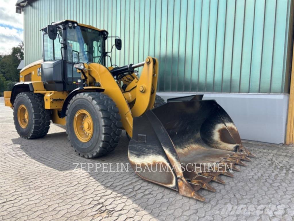 CAT 938M Chargeuse sur pneus