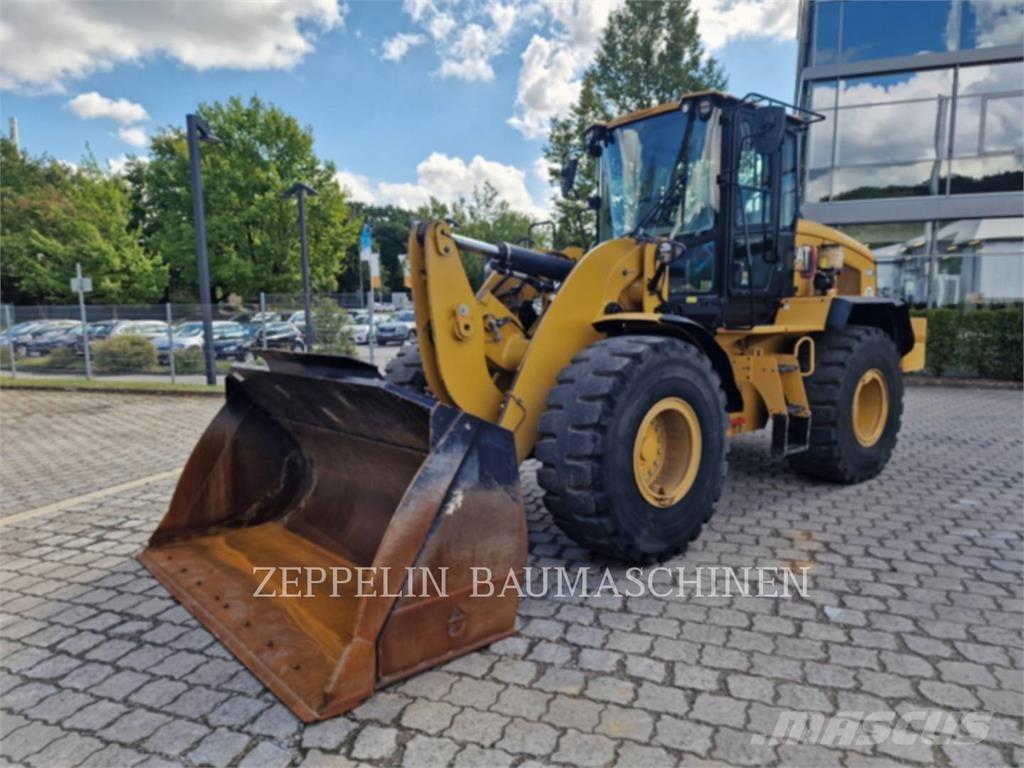 CAT 938M Chargeuse sur pneus
