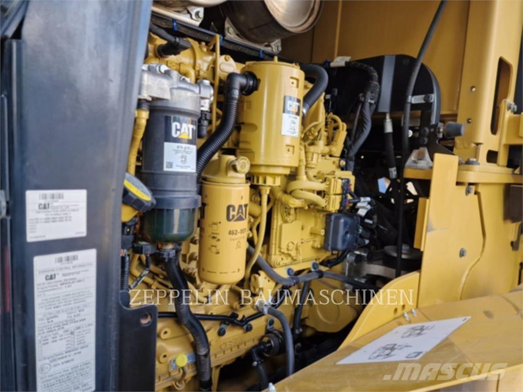 CAT 938M Chargeuse sur pneus